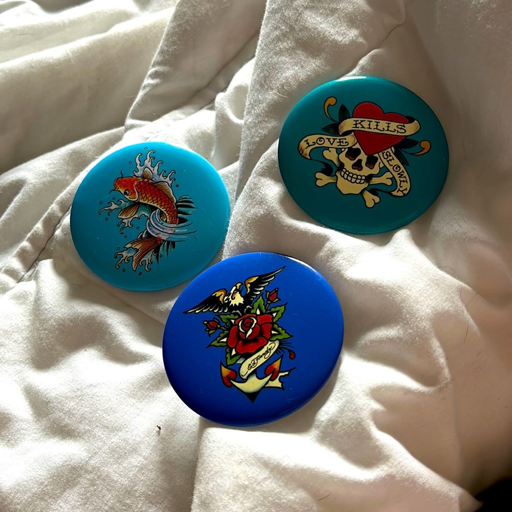 Buttons Ed hardy not sure if authentic